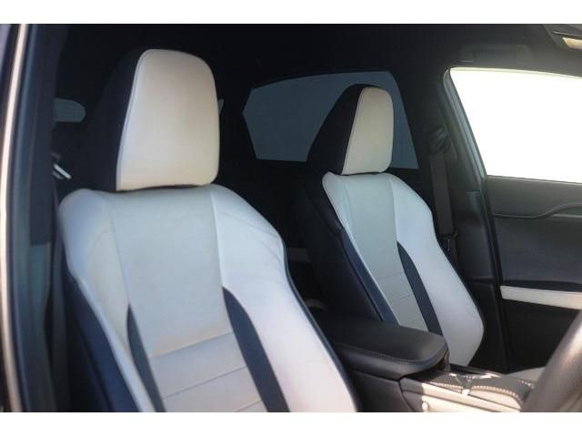 Lexus NX 2017-10 22836-8