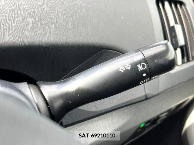 Toyota PRIUS 2011-12 352908-6