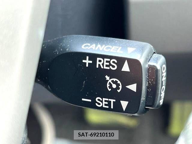 Toyota PRIUS 2011-12 352908-4