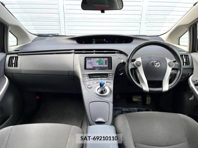 Toyota PRIUS 2011-12 352908-1