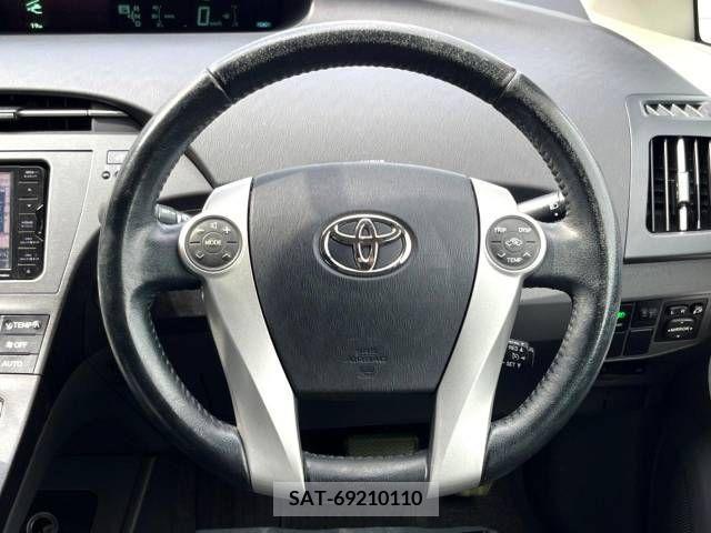 Toyota PRIUS 2011-12 352908-11