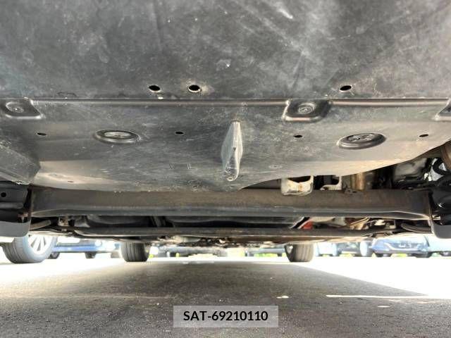 Toyota PRIUS 2011-12 352908-19