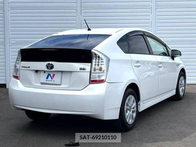 Toyota PRIUS 2011-12 352908-17