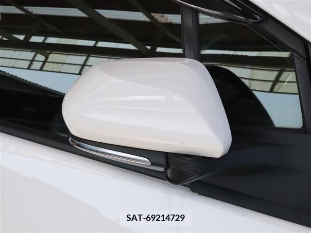 Toyota PRIUS 2018-06 342629-28