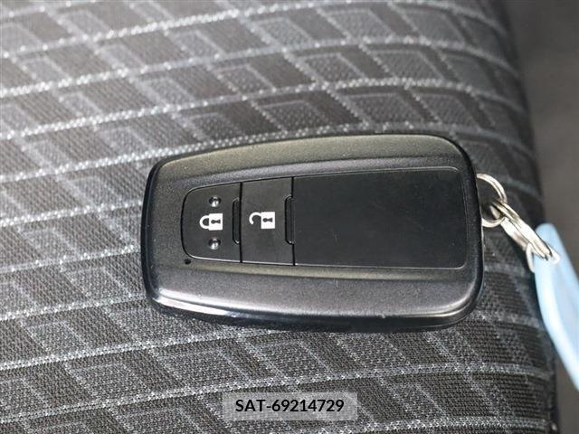 Toyota PRIUS 2018-06 342629-23