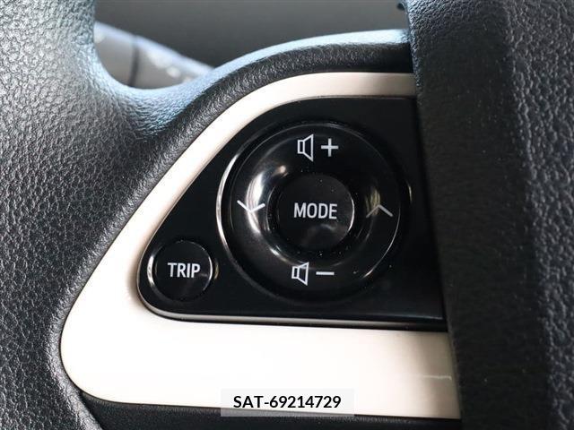 Toyota PRIUS 2018-06 342629-17