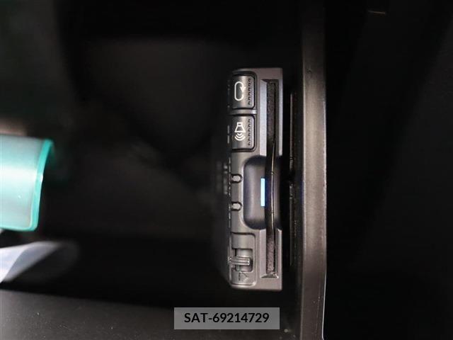 Toyota PRIUS 2018-06 342629-16