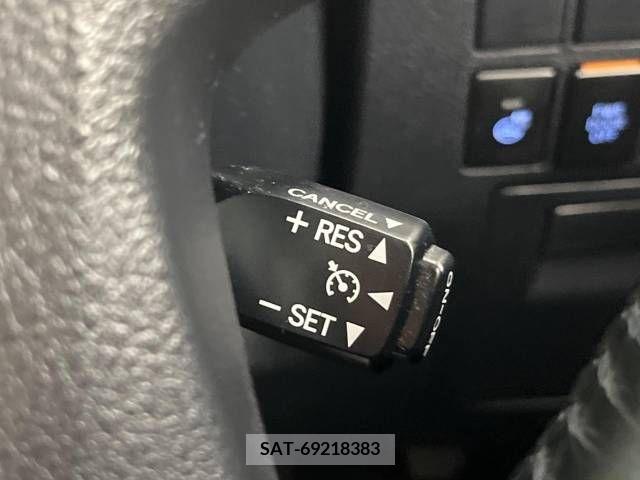 Toyota VELLFIRE 2017-03 369704-6