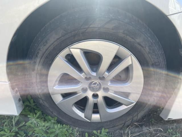 Toyota PRIUS 2017-04 182835-3