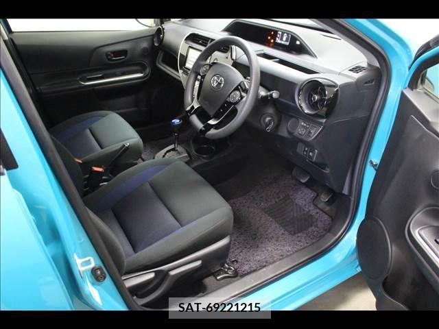 Toyota AQUA 2017-06 261839-4