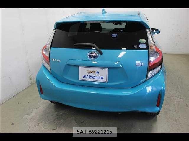 Toyota AQUA 2017-06 261839-10