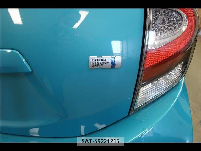Toyota AQUA 2017-06 261839-12