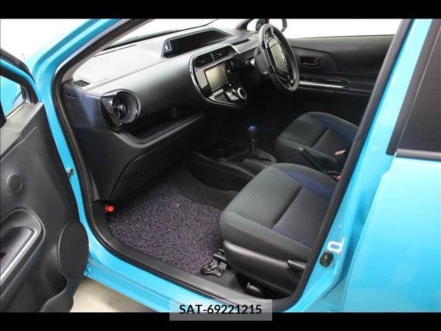 Toyota AQUA 2017-06 261839-15
