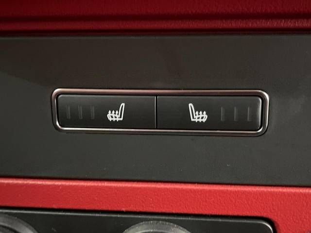 Jaguar F-PACE 2019-07 186556-6