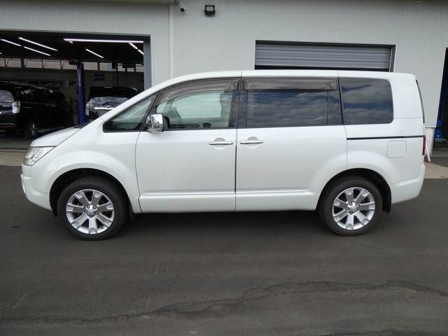 Mitsubishi DELICA D5 2010-07 5747-5