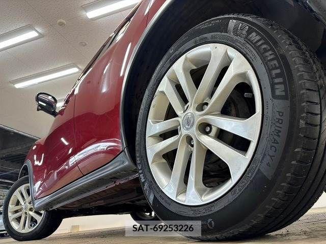Nissan JUKE 2012-02 375817-18