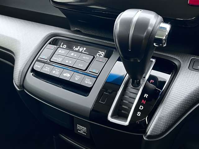 Honda e 2016-02 193701-16