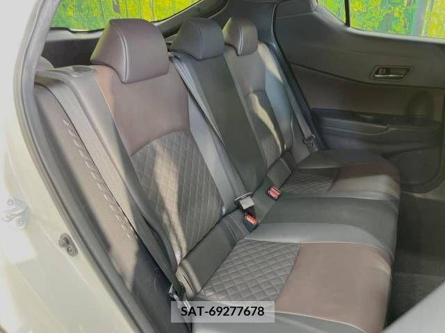 Toyota C-HR 2017-01 322956-9