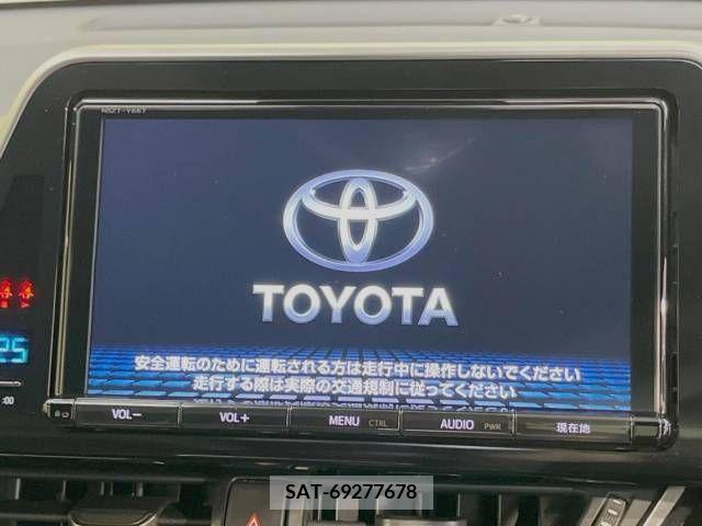 Toyota C-HR 2017-01 322956-2