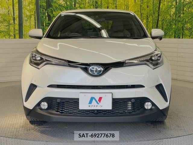 Toyota C-HR 2017-01 322956-14