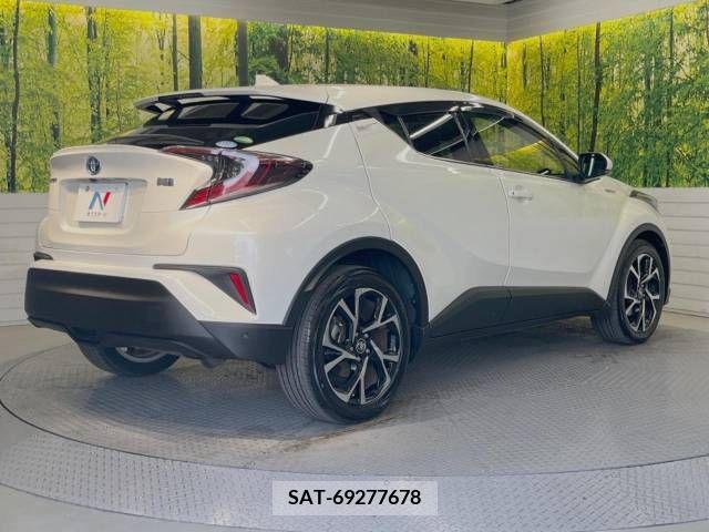 Toyota C-HR 2017-01 322956-17