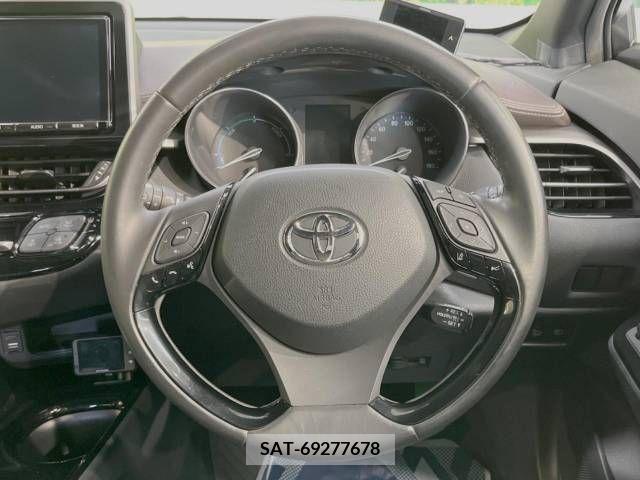 Toyota C-HR 2017-01 322956-11