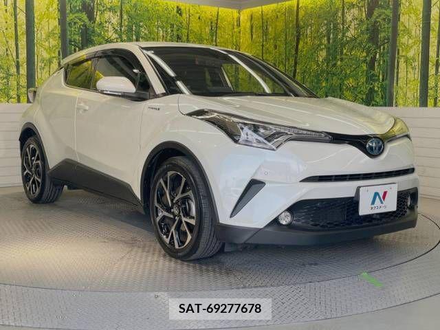 Toyota C-HR 2017-01 322956-16
