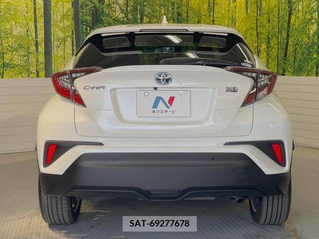 Toyota C-HR 2017-01 322956-15