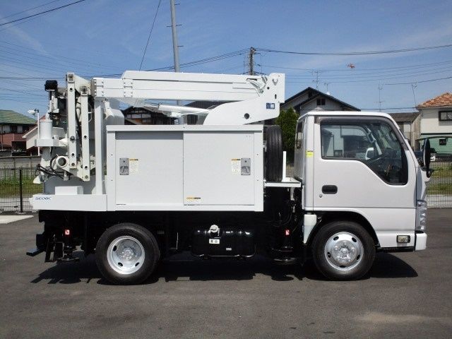 Isuzu ELF TRUCK 2013-11 3233-2