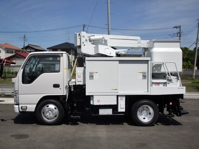 Isuzu ELF TRUCK 2013-11 3233-3