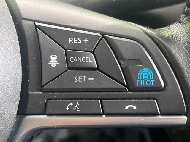 Nissan X-TRAIL 2018-03 10401-3