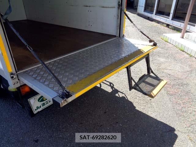 Nissan ATLAS 2015-06 329391-13