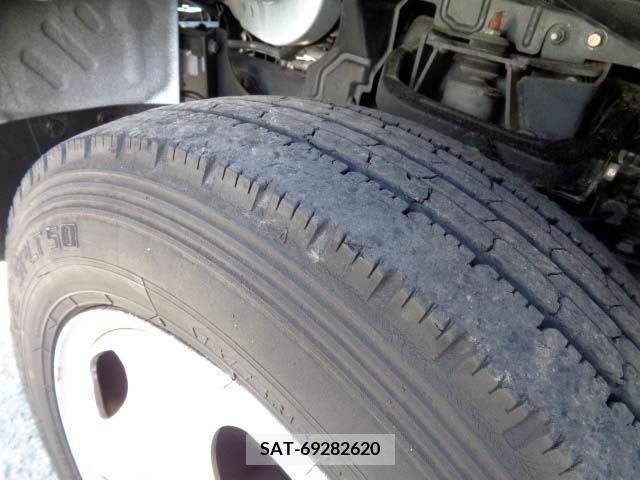 Nissan ATLAS 2015-06 329391-18