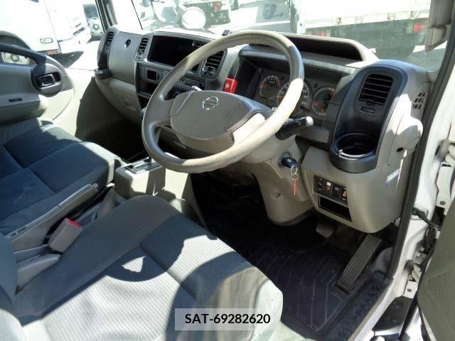 Nissan ATLAS 2015-06 329391-2