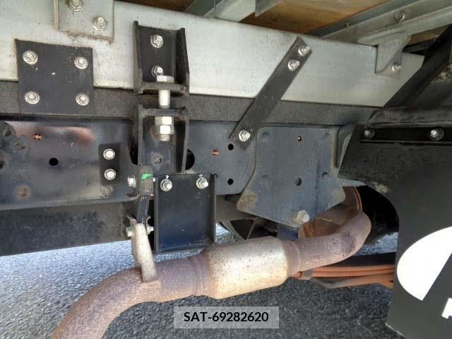 Nissan ATLAS 2015-06 329391-17