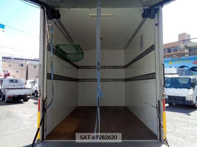 Nissan ATLAS 2015-06 329391-12