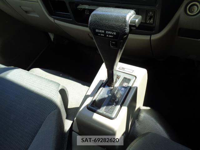 Nissan ATLAS 2015-06 329391-7