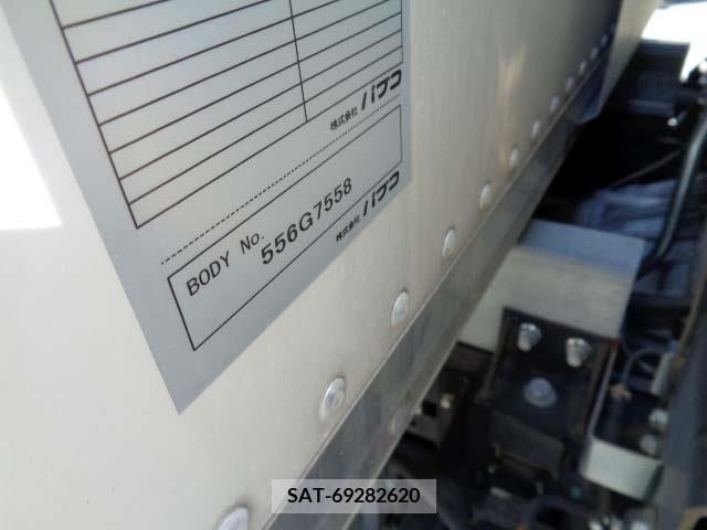 Nissan ATLAS 2015-06 329391-21