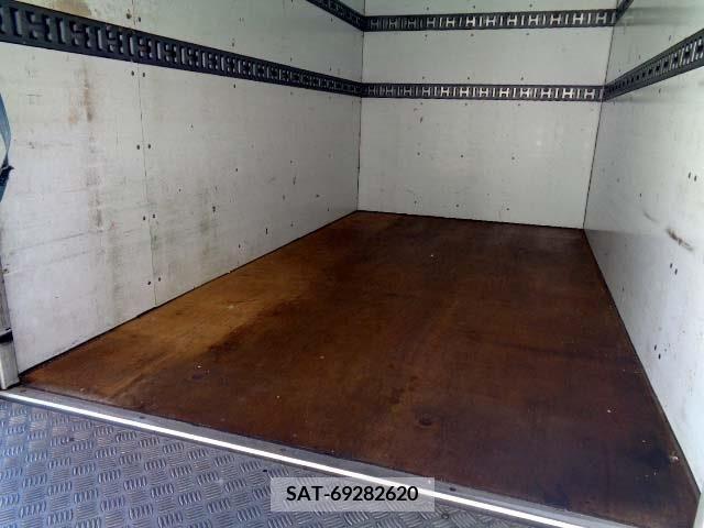 Nissan ATLAS 2015-06 329391-11