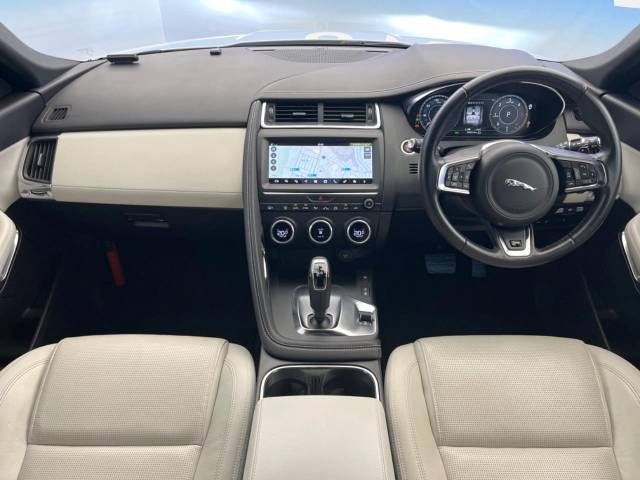 Jaguar E-PACE 2018-12 17966-1