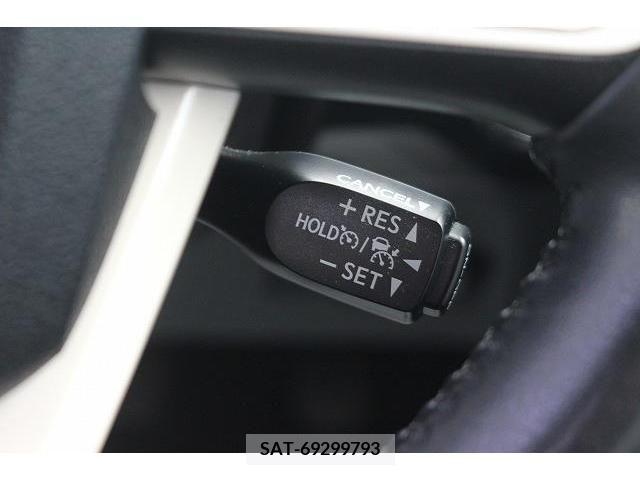 Toyota PRIUS PHV 2017-12 335303-4