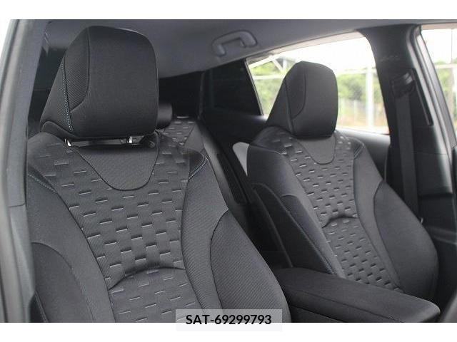 Toyota PRIUS PHV 2017-12 335303-12