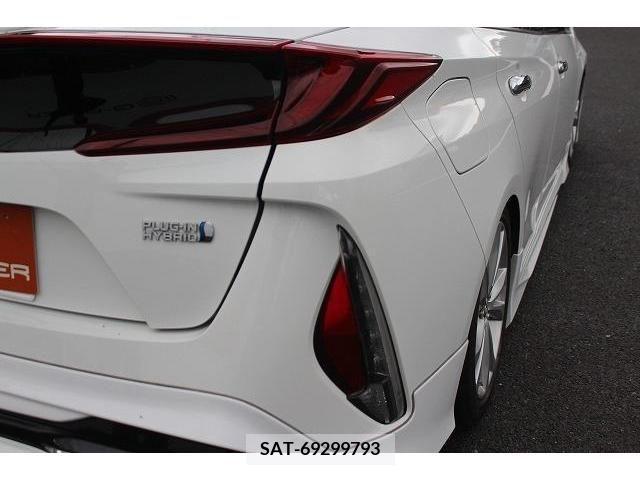 Toyota PRIUS PHV 2017-12 335303-10