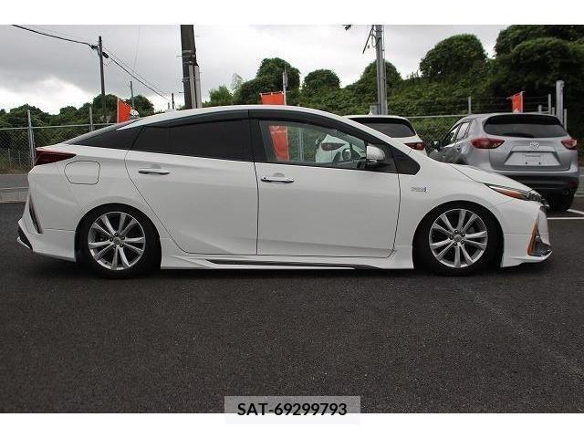 Toyota PRIUS PHV 2017-12 335303-6