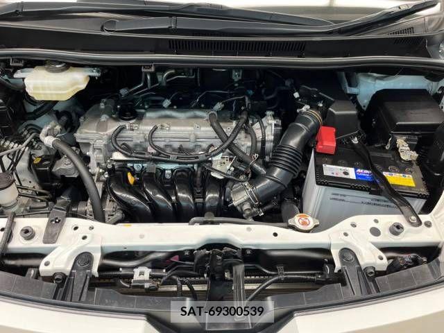 Toyota VOXY 2019-05 341178-18