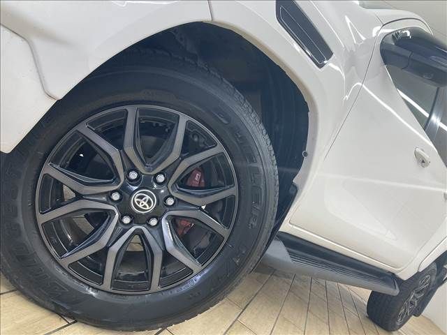Toyota HILUX 2021-11 180575-19