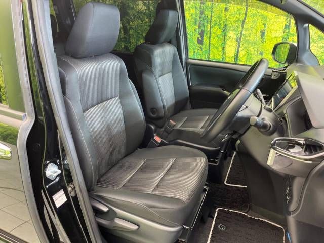 Toyota VOXY 2018-12 183839-8