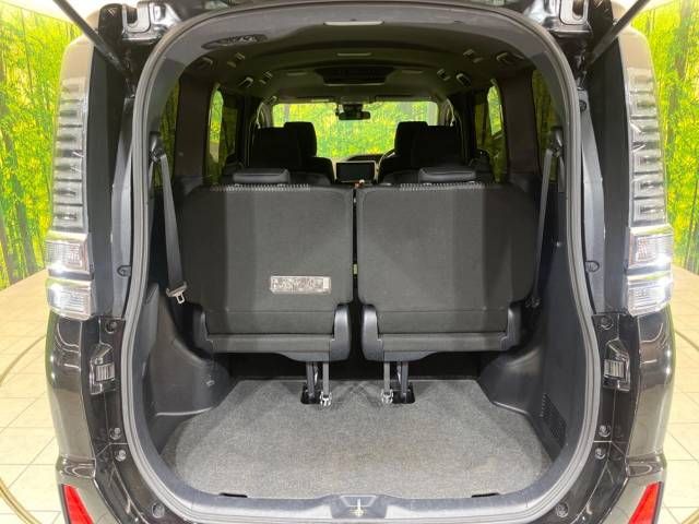 Toyota VOXY 2018-12 183839-11