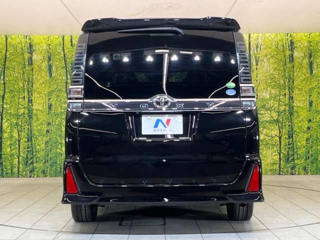 Toyota VOXY 2018-12 183839-18