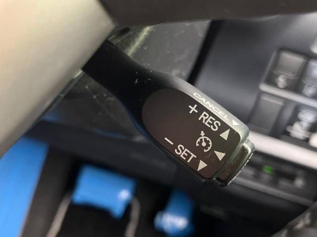 Toyota VOXY 2018-12 183839-7